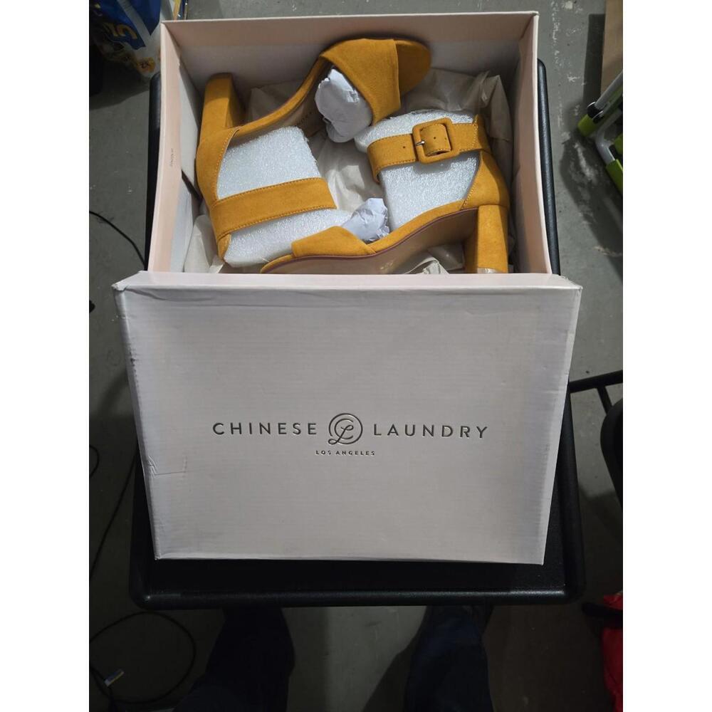 Chinese Laundry Rumor Yellow Micro Suede Block Heel Sandals Size 5.5